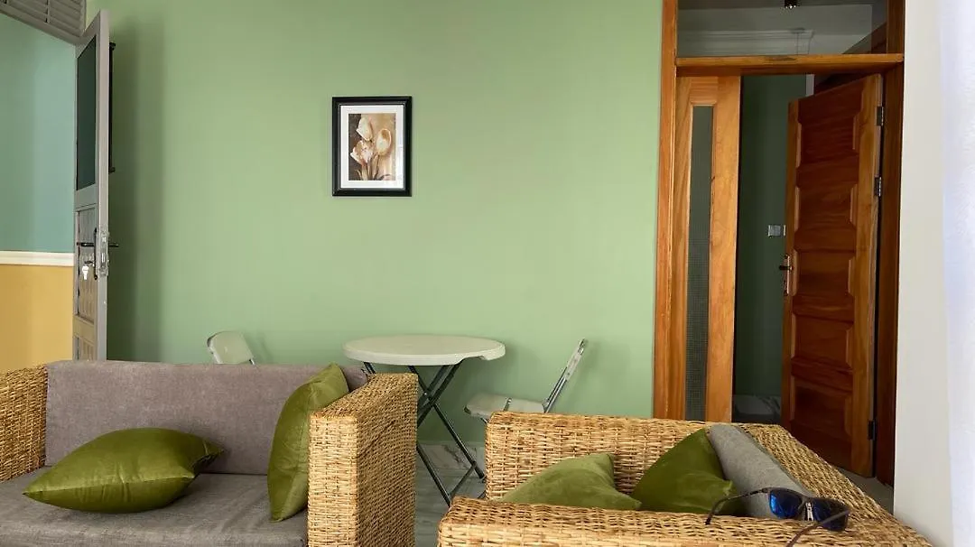 Bazy Suites Kampala Appartement
